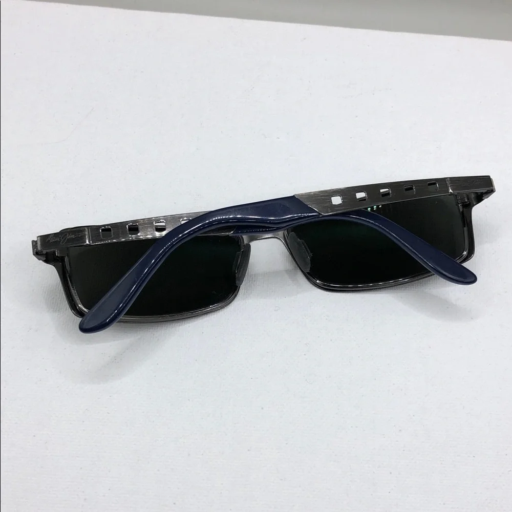 Maui Jim Shark Pit MJ-228-17 Polarized Sunglasses Gray Silver